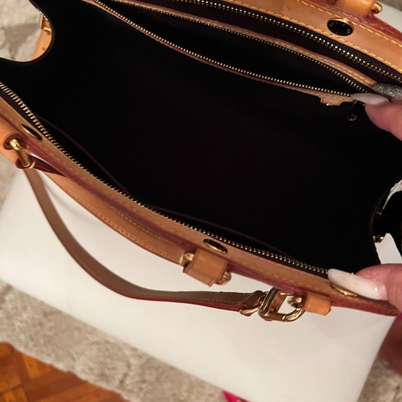 Louis Vuitton MM Brea Shoulder Bag - Picture 6 of 9